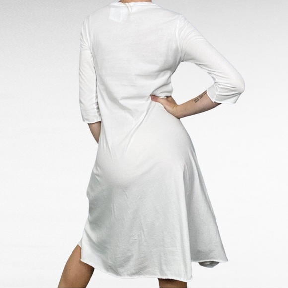 Mark And Estel | White Flowy Asymmetric Crew Neck High-Low Cotton T-Shirt Dress - Picture 5 of 16